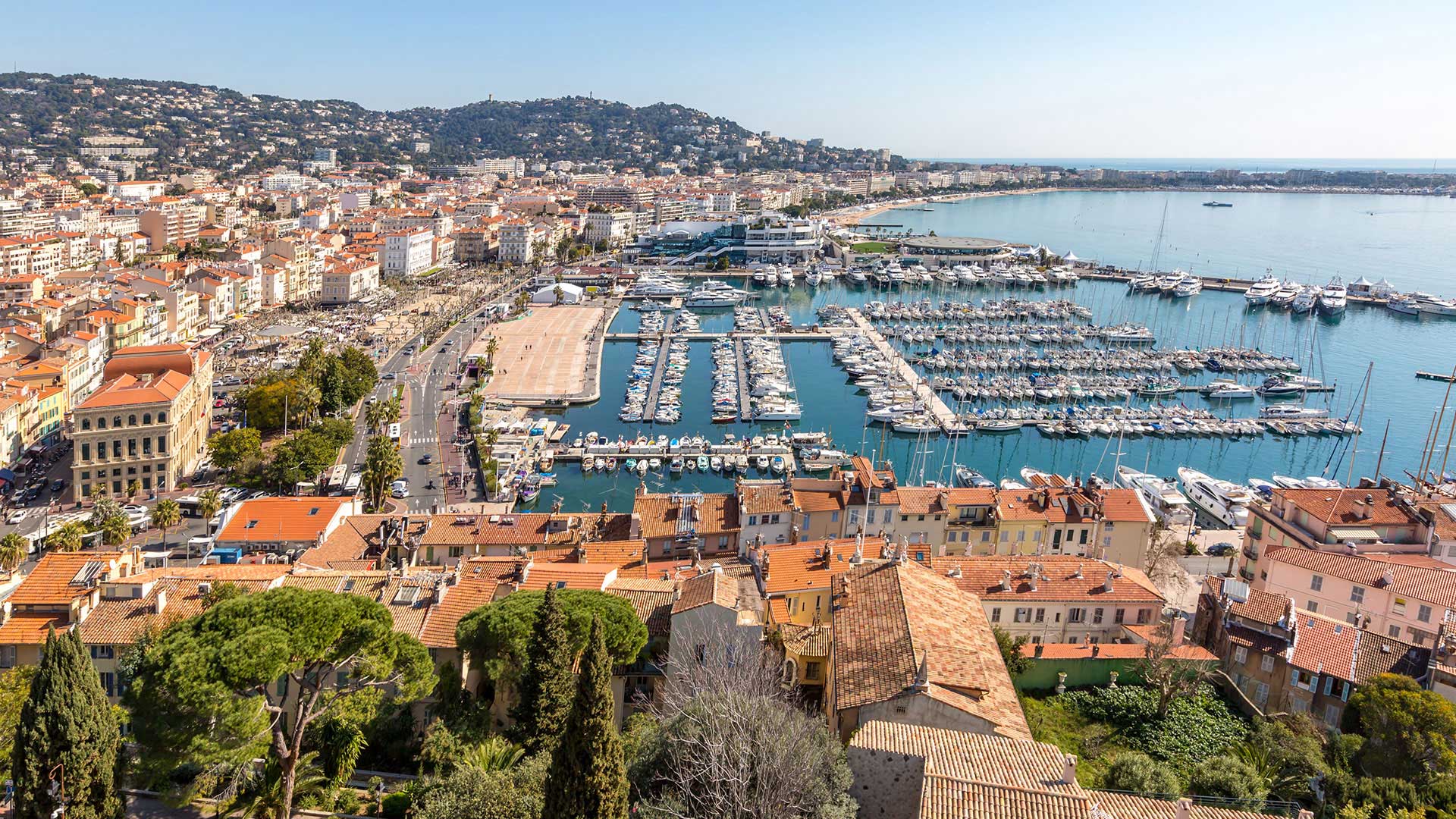 Cannes Coach Hire